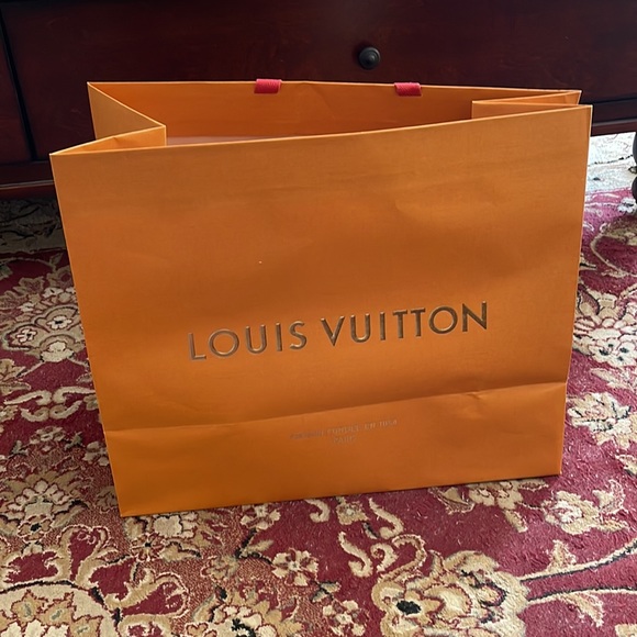 Louis Vuitton large shopping bag new size  19x16x9 inches - Picture 4 of 7